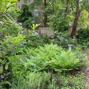 zentral-gelegen-stilvolles-appartment-in-moabit.find-berlin-hotels.com/
